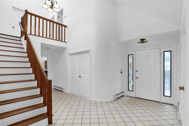 Building Photo - 11 Overlook Way