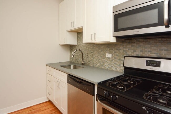 Building Photo - 2402 N Kedzie Blvd