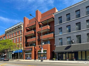 Building Photo - 1332 W Madison St