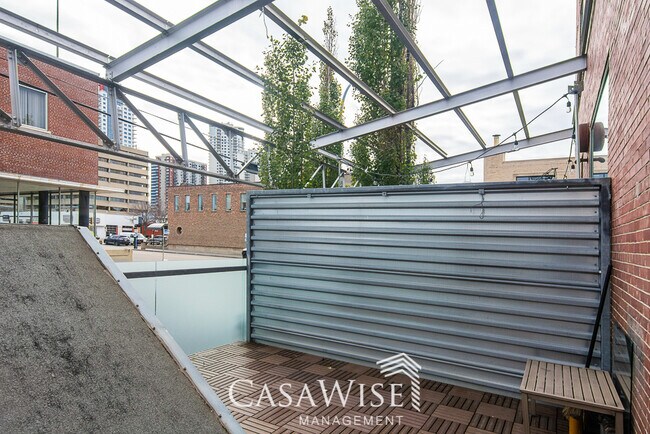 Building Photo - 10309-107 107 St NW