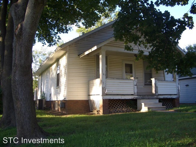 Building Photo - 2 br, 1 bath House - 530 W. Orchard
