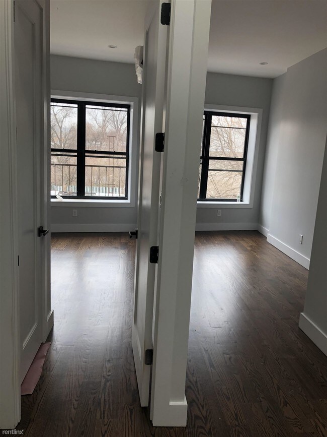 Building Photo - 3 br, 1.5 bath  - 3235 Fulton St