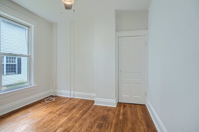 Foto del edificio - 323 3rd St