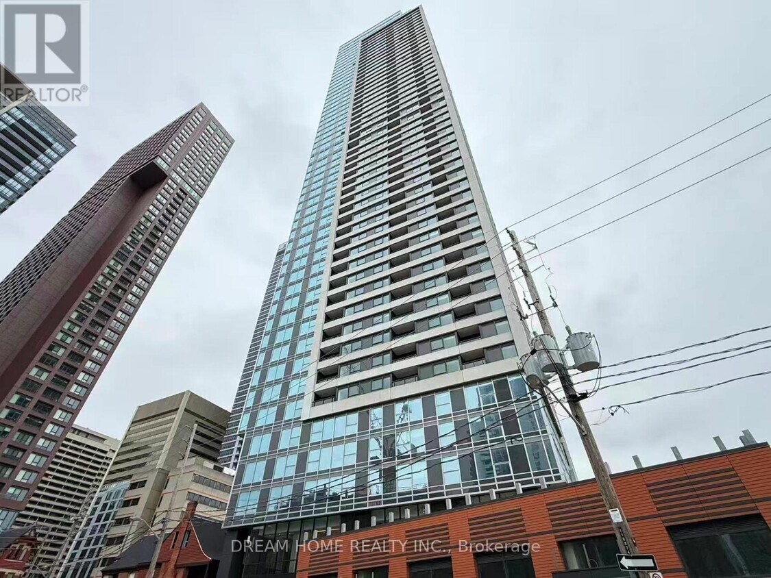 Primary Photo - 609 Sherbourne St
