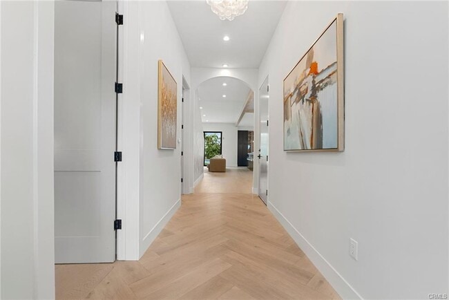 Building Photo - 4634 Vesper Ave