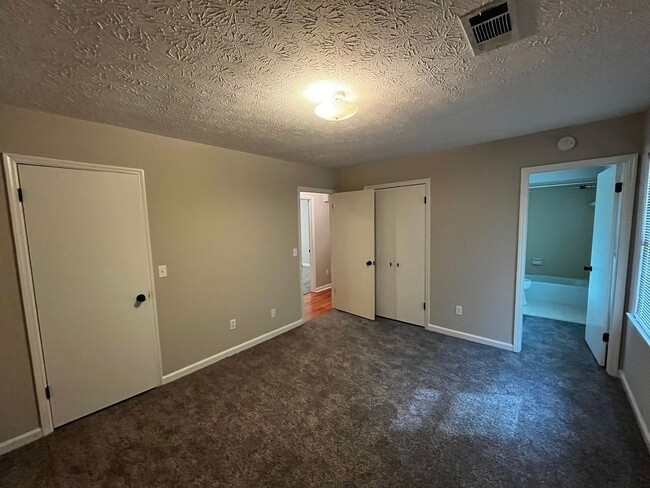 Foto del edificio - Cozy and Affordable!!