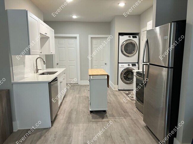 Foto del edificio - 1725 24th Ave N