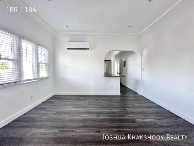 Foto del edificio - 1416 1/2 S Crest Dr -