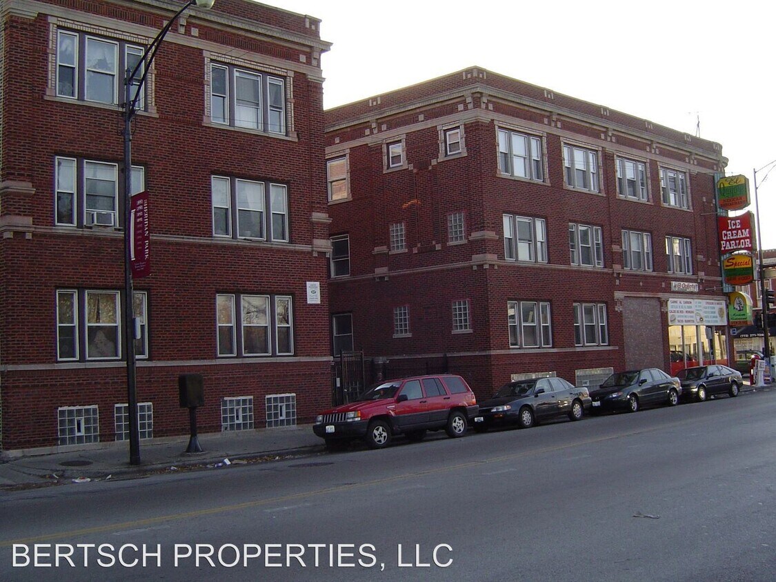Primary Photo - 4751 N Clark St