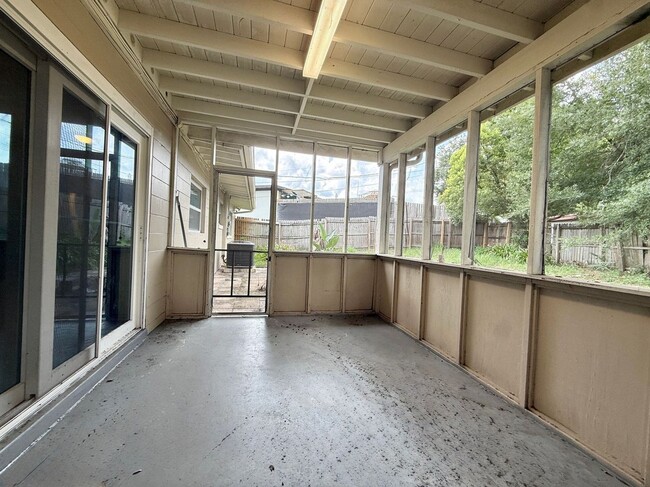 Building Photo - 5801 Judy Dee Dr