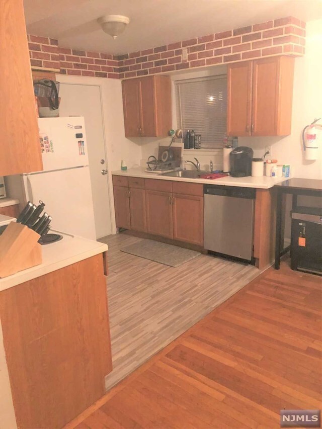 Building Photo - 7 Rustic Cir