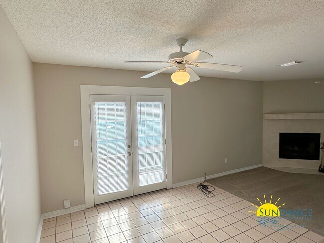 Building Photo - Nice 2 Bedroom Duplex in Navarre