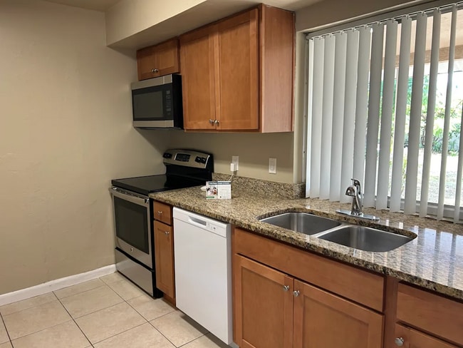 Foto del edificio - 211 SE 43rd Terrace