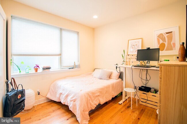 Foto del edificio - 1242 Point Breeze Ave