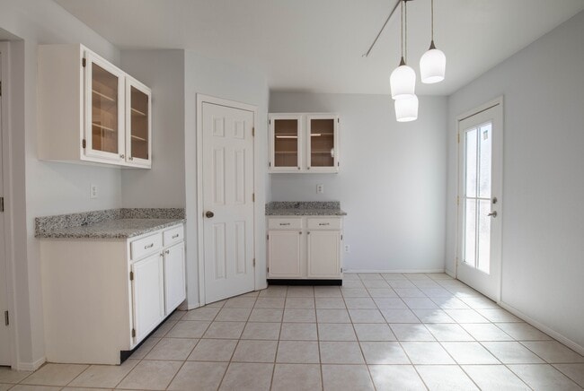 Building Photo - 4831 Jade Pl