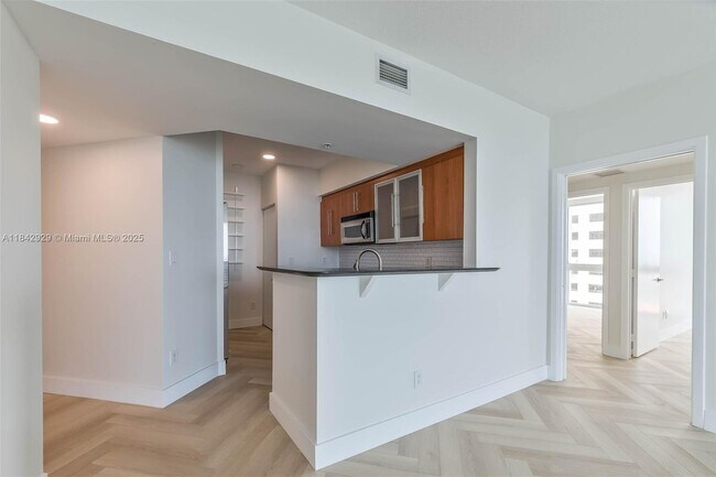 Building Photo - 335 S Biscayne Blvd