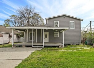 Building Photo - 726 McDaniel St