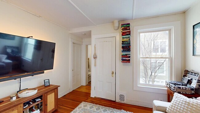 Foto del edificio - 64 Winslow Ave