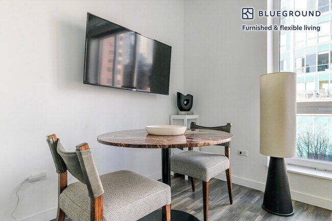 Foto del edificio - 61 W Erie St