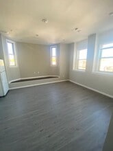 Building Photo - 4900 Unruh Ave