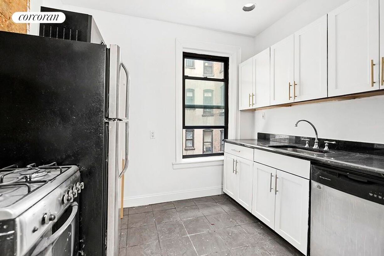 Building Photo - 505 W 122nd St
