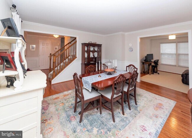 Building Photo - 5 Daventry Pl