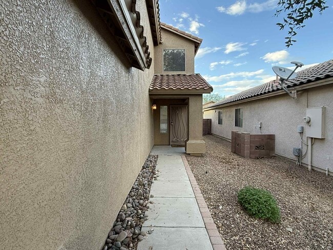 Building Photo - 640 W Emerald Key Dr