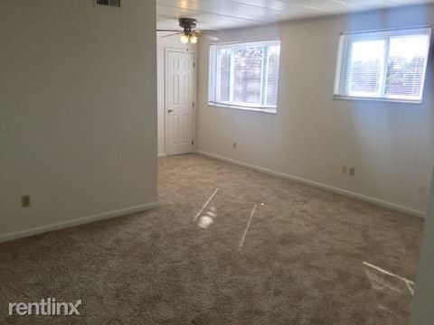 Foto del edificio - 1 br, 1 bath Apartment - 650 Center Road  B-8