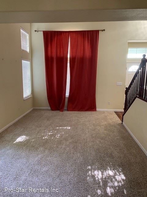 Building Photo - 4 br, 3 bath House - 875 Willow Circle