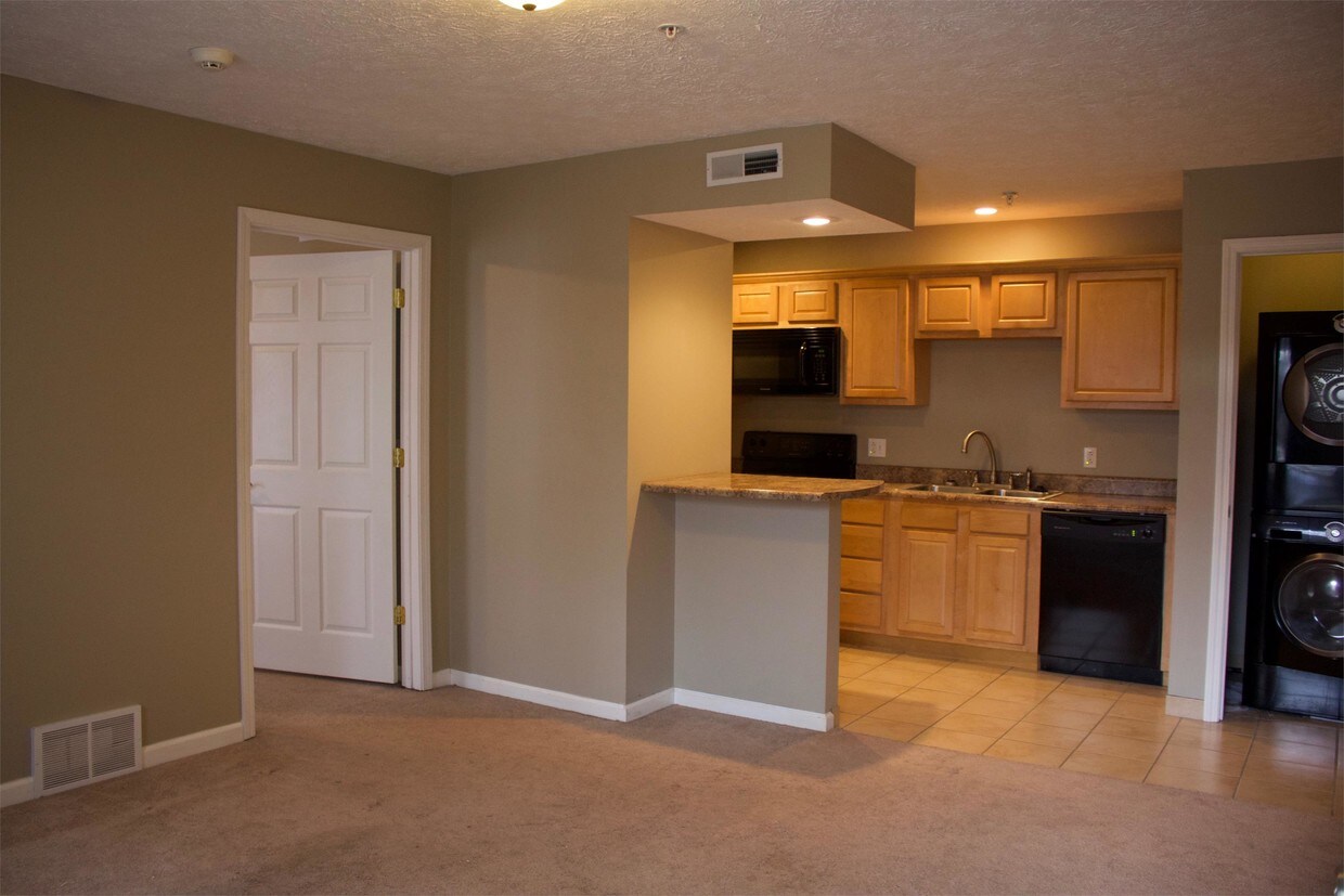 Primary Photo - 2460 Collis Ave