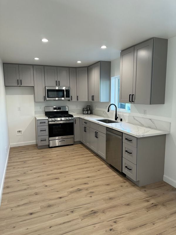 Building Photo - 1006 W Mariposa Ln