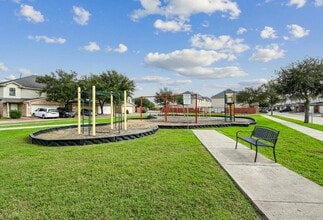 Building Photo - 12011 Hira Lake Dr
