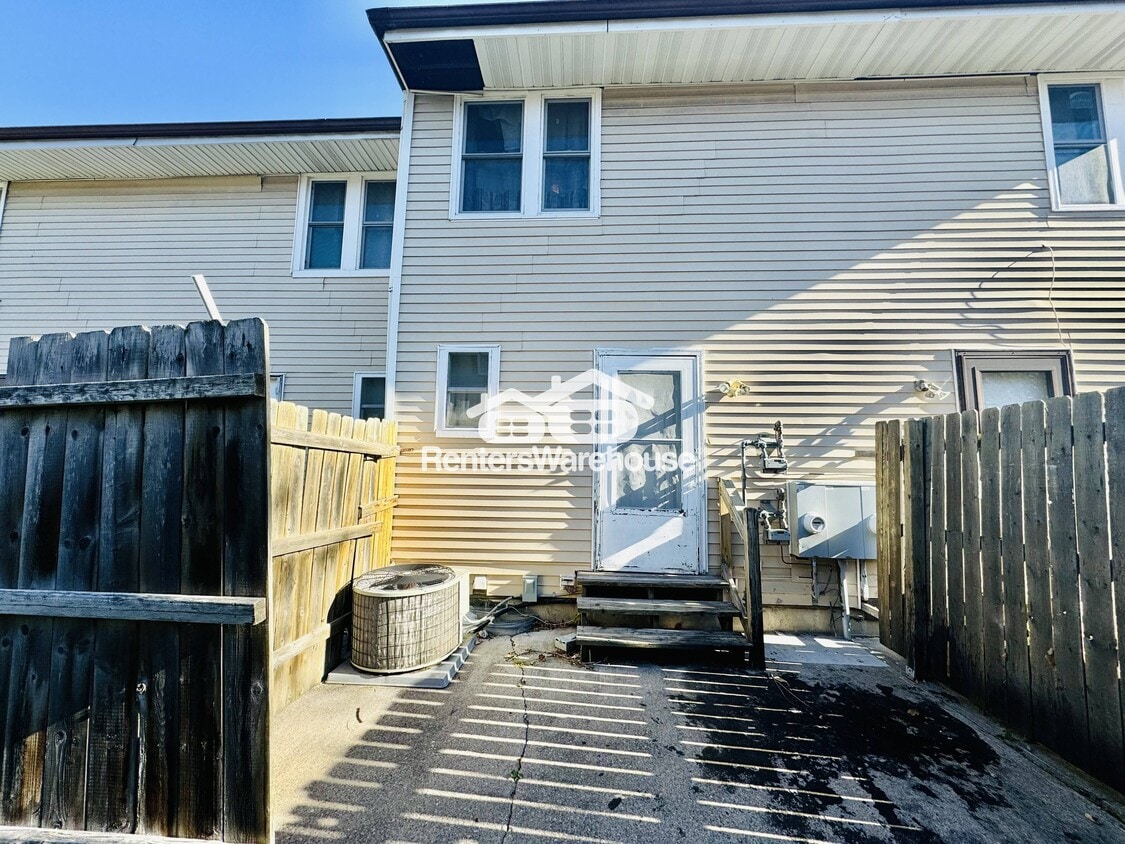 1611 Glenwood Ave, Minneapolis, MN 55405 | Apartments.com