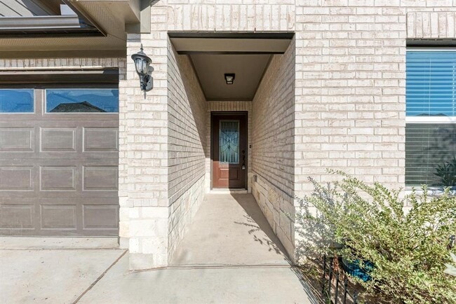 Building Photo - 19312 Hartwell Dr