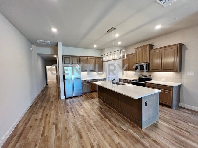 Building Photo - Contemporary 2-Story 3/2.5/2 Townhome in M...