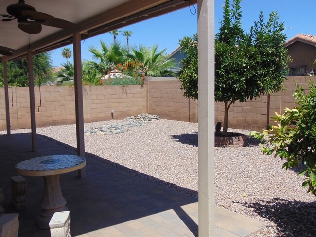Building Photo - 3 bedroom 2 bath home located in North Cha...