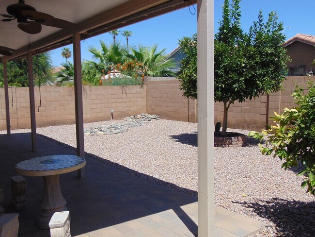 Foto del edificio - 3 bedroom 2 bath home located in North Cha...