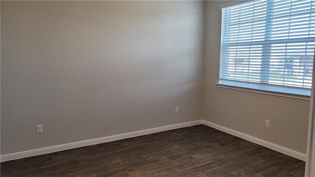 Foto del edificio - 6406 Kildare Dr