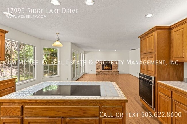 Building Photo - 17999 Ridge Lake Dr