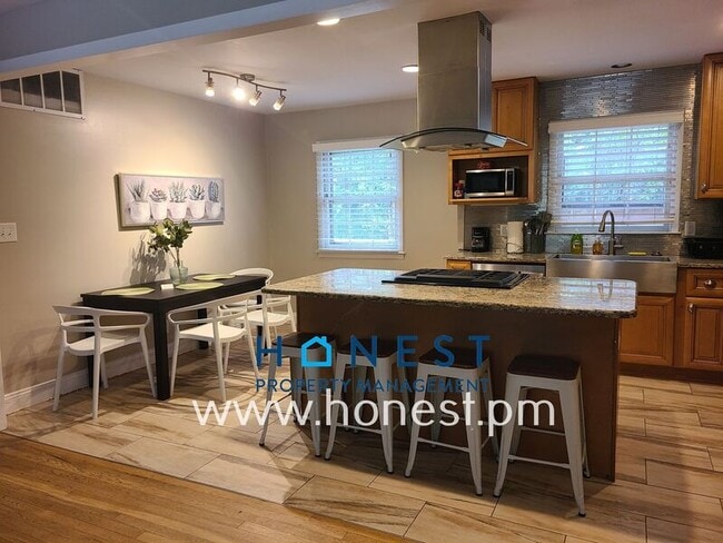 Building Photo - 1222 Rama Rd