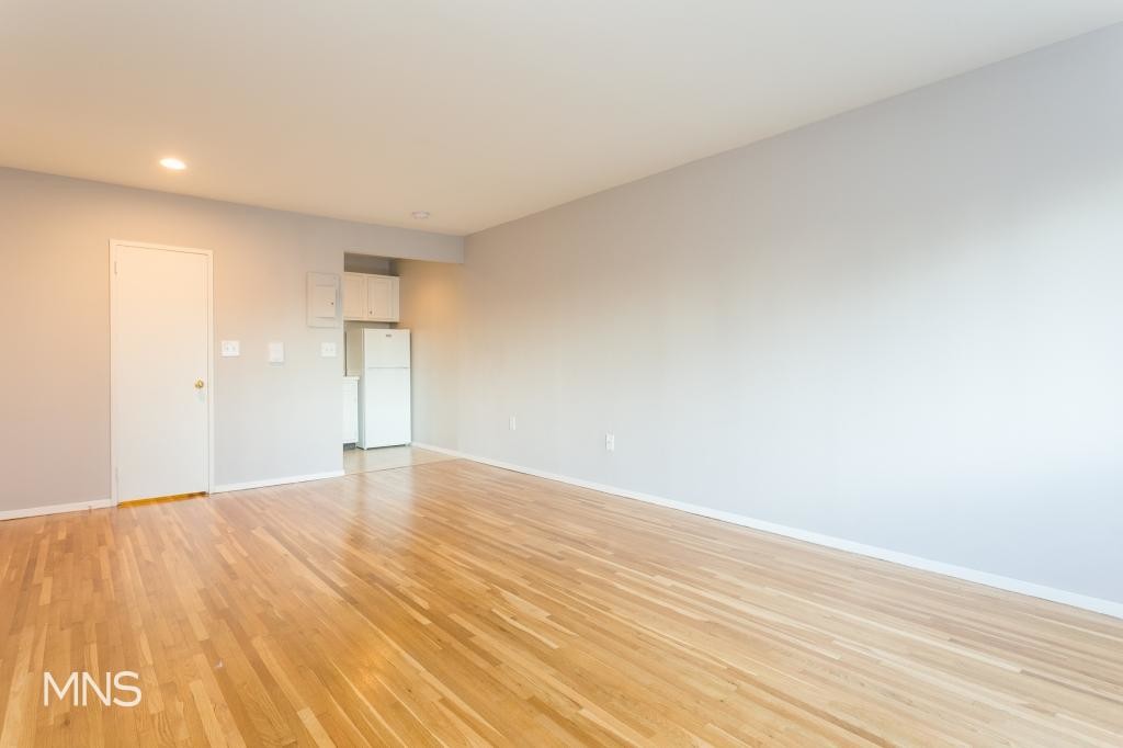Primary Photo - 451 East 83rd Street