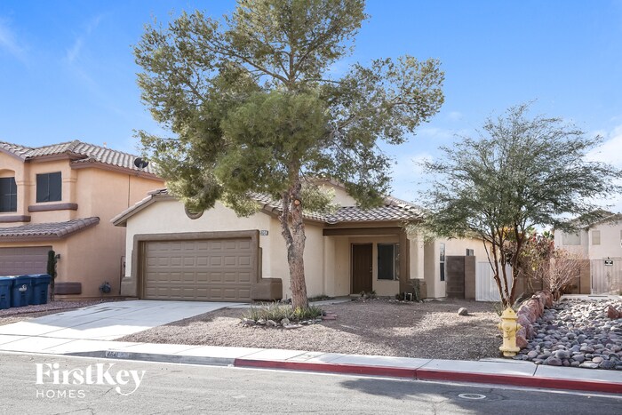 Foto principal - 4641 Possum Berry Ln