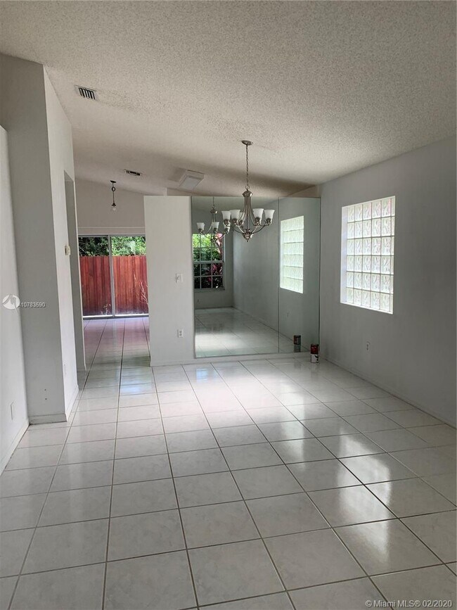 Building Photo - 14305 SW 150th Ave