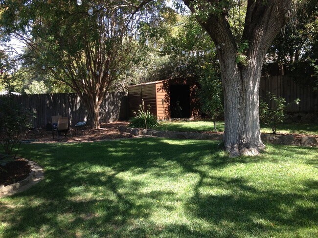 Building Photo - Charming 3 bedroom 1 bath home