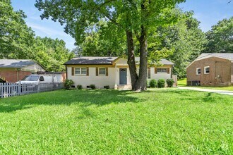 Building Photo - 2521 Dora Dr