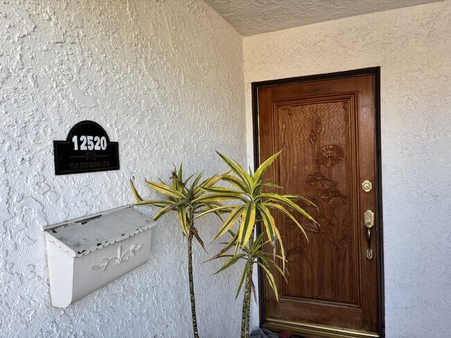 Foto del edificio - 12520 Sanford St