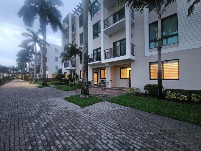 Building Photo - 4640 NW 84th Ave