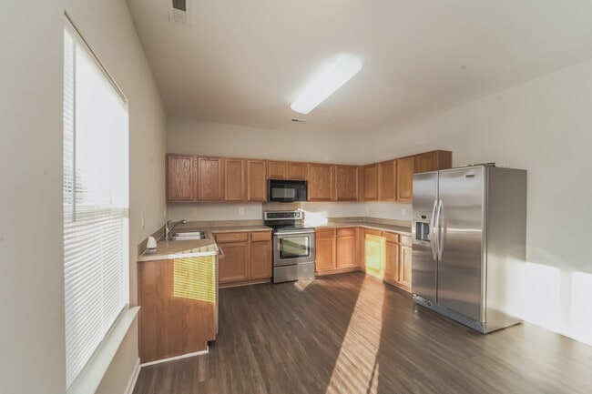 Building Photo - 1736 Larne Cir