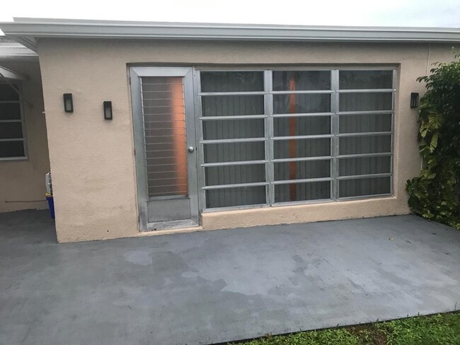 Building Photo - 20886 Vinesta Cir