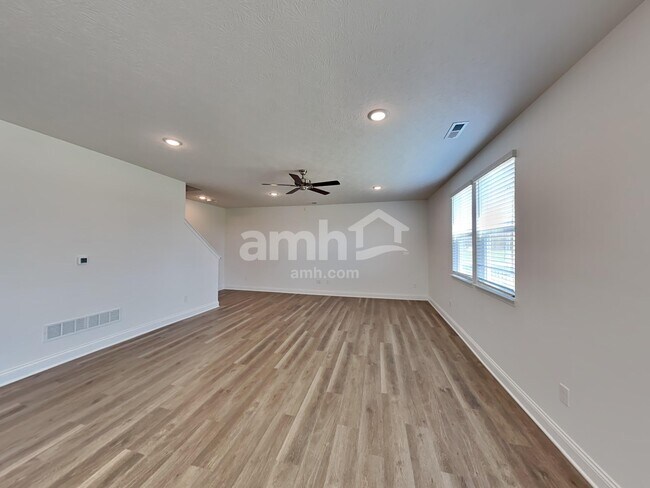 Foto del edificio - 1136 Heritage Blvd